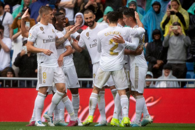 Real Madrid hang on for win after Benzema brilliance