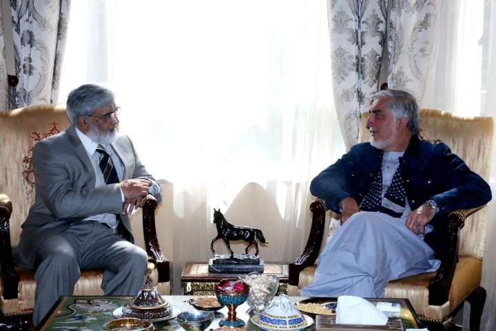 سفیر پاکستان در کابل با رئیس اجرایی حکومت دیدار کرد