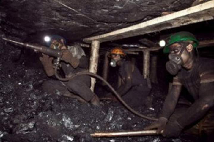 جان باختگان دو تن در معدن ذغال سنگ ولسوالی درصوف بالا / استخراج غیر معیاری ذغال سنگ  سبب نابودی منابع طبیعی و افزایش تلفات انسانی شده است