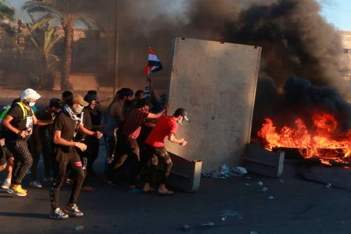 ادامۀ تظاهرات خشونت‌بار در عراق و دست‌های خونین پشت پرده