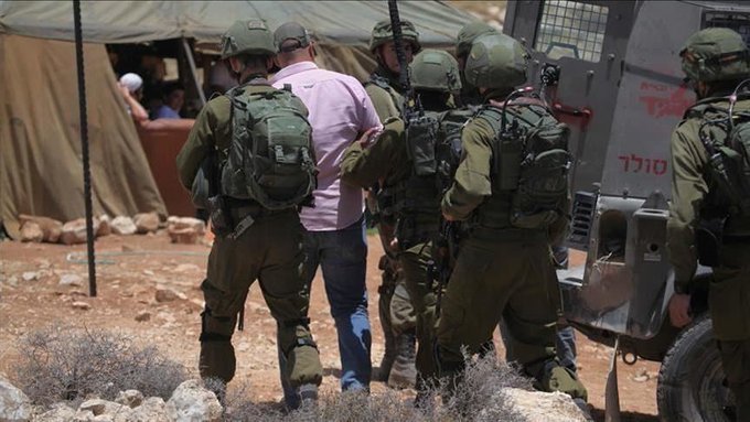 Israel’s regime  detains 15 Palestinians in West Bank raids