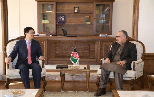China’s Chargé d’Affaires Met with Afghan State Minister for Peace Affairs