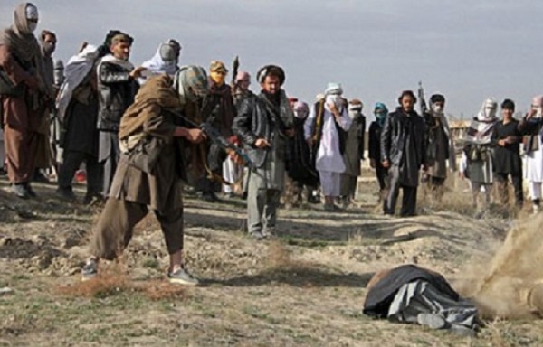 طالبان یک جوان بی گناه را در سرپل تیرباران کردند