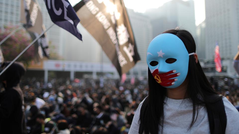 Police break up Hong Kong rally for China