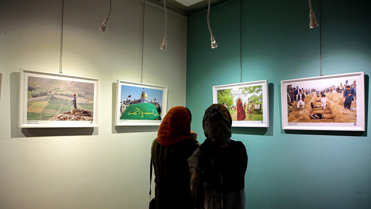 یازدهمین نمایشگاه «عکاسان برتر افغانستان» در مشهد  افتتاح شد