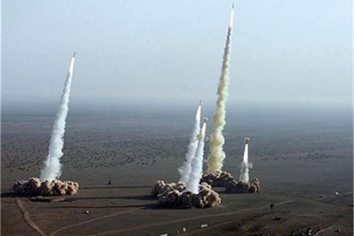 ایران انتقام سختی از امریکا گرفت/شلیک ده ها فروند موشک به بزرگترین پایگاه امریکایی ها در عراق