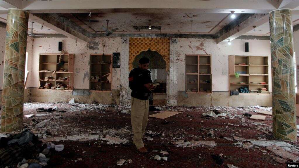 داعش وایي په پاکستان کې یې د افغان طالبانو مدرسه الوزولې