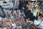 فروش آزادانه سلاح های سرد در سایه افزایش جرایم جنایی در کابل / مقامات امنیتی: سلاح های سرد جمعآوری می‌شود