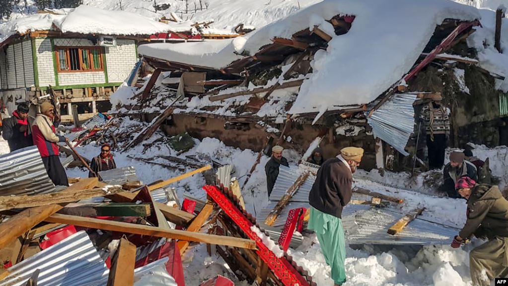 برفکوچ در کشمیر پاکستان و هند ۶۹ کشته برجا گذاشت