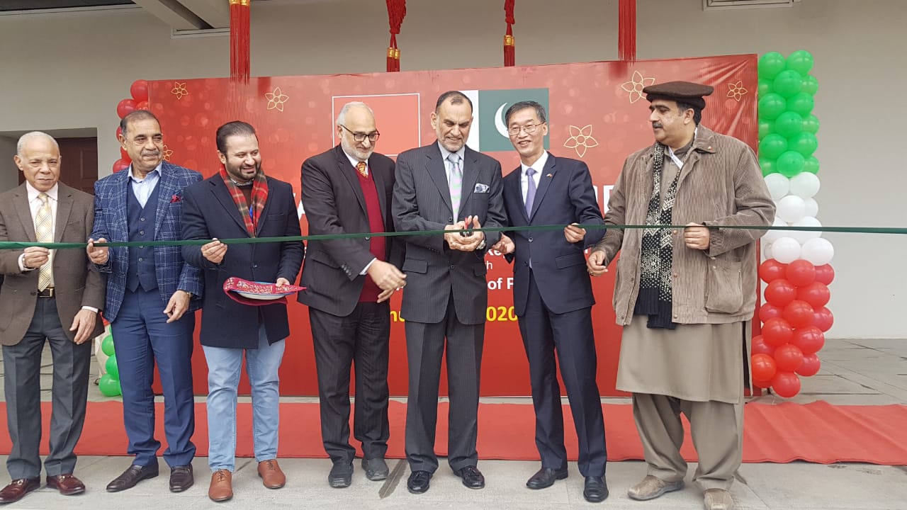 تجارت ترانزیت چین به افغانستان از طریق بندر گوادر پاکستان آغاز شد