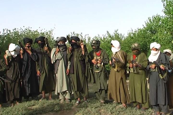 یک گروه 40 نفری از طالبان در غور به نیروهای اردوی ملی تسلیم شدند