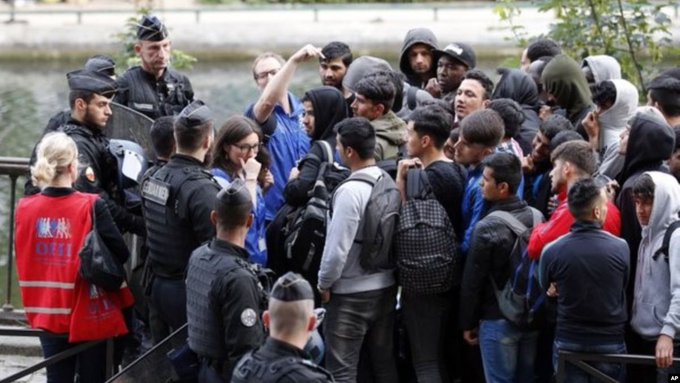پولیس فرانسه و هالند شبکۀ قاچاق پناهجویان را متلاشی کرد