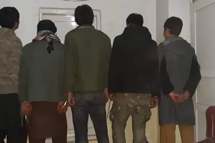 بازداشت 10 تن به جرم چپاولگری، دزدی و حمل سلاح غیرقانونی در کابل