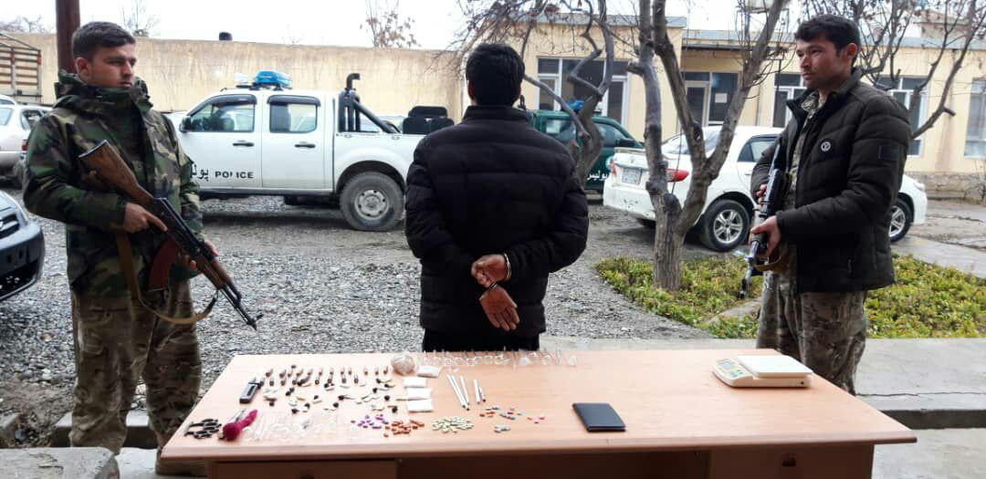 سه قاچاقچی و فروشنده موادمخدر توسط پولیس تخار بازداشت شدند
