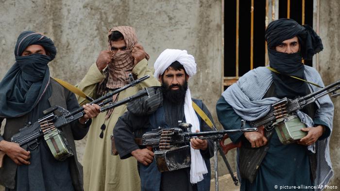 حمله گروهی طالبان به ولسوالی دشت قلعه؛ 2 نفر شهید و 4 طفل زخمی شدند