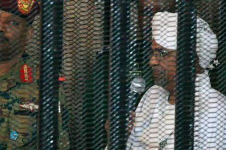 سودان «عمر البشیر» را به دیوان کیفری بین‌المللی تحویل می‌دهد