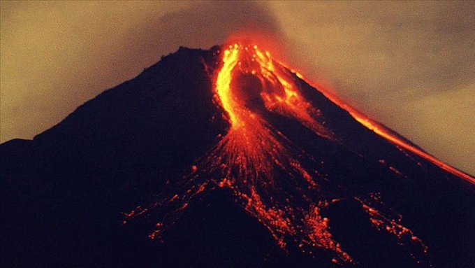 فوران آتشفشان مراپی در اندونزیا