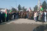 گردهمایی پشتیبانی از تصمیم کمیسیون انتخابات و مسدود شدن جاده‌های شهر مزارشریف