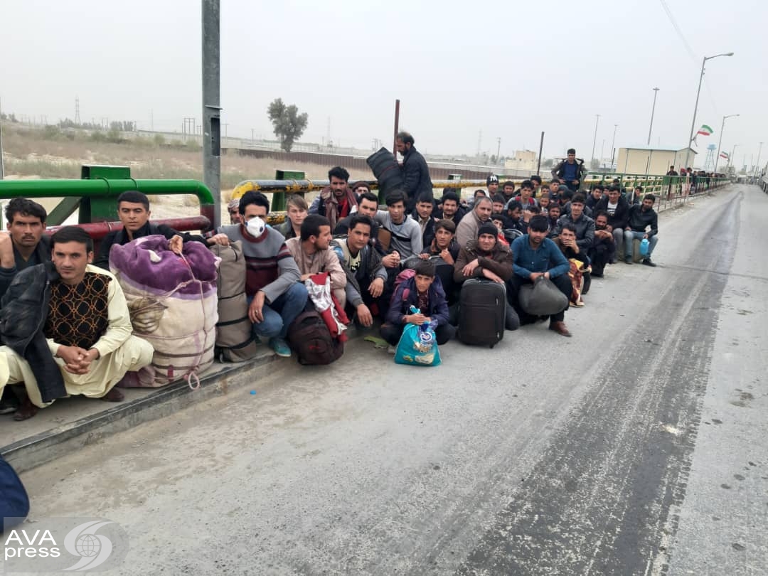 باز شدن مرز میلک پس از سه روز؛ یک هزار و 761 شهروند افغانستانی از ایران وارد نیمروز شدند