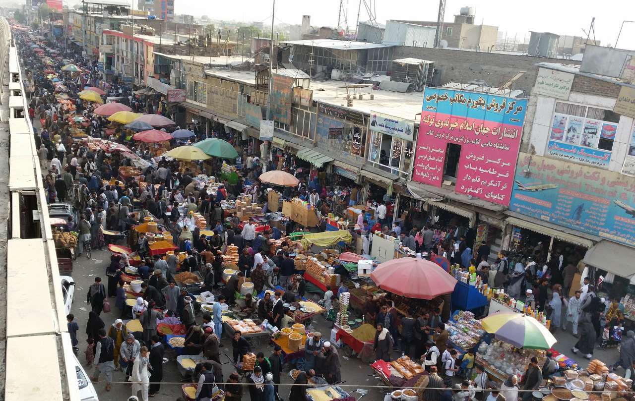 نمایی از بازار مرکزی کابل