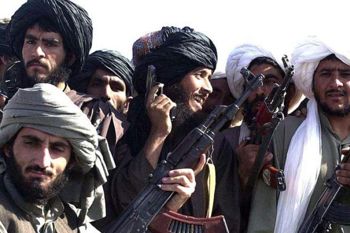 طالبان یک سرباز اردوی ملی را در جلریز سر بُریدند