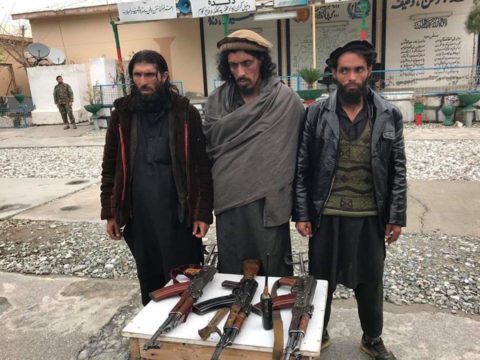 سه عضو داعش در کنر به نیروهای امنیتی تسلیم شدند