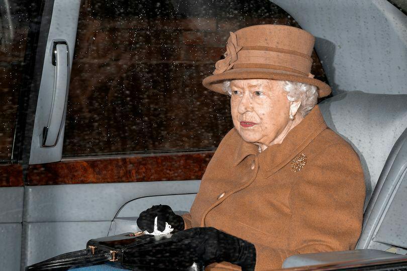 ملکه انگلیس از ترس ابتلا به ویروس کرونا به شهرستان پناه برد