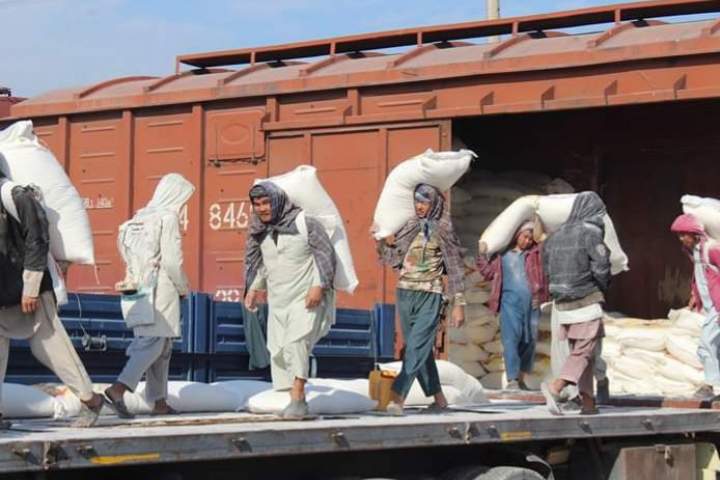 در 24 ساعت گذشته 106 واگن مواد غذایی وارد افغانستان شد