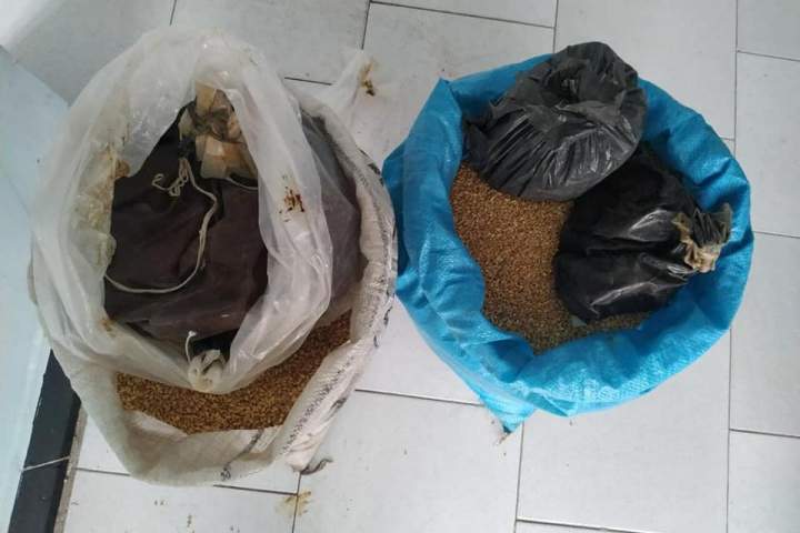 بازداشت فردی که 8 کیلو تریاک را در بوری گندم جاسازی کرده بود