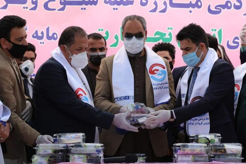 روند توزیع بسته های غذایی و صحی به هزاران تن از افراد نیازمند در شهر هرات امروز آغاز شد