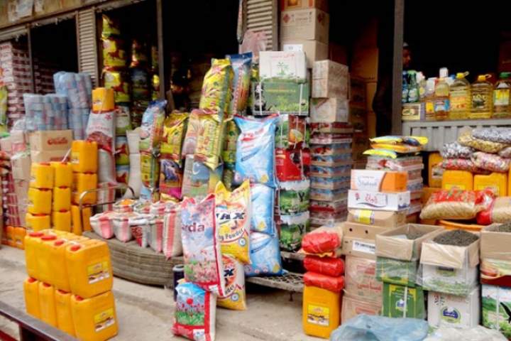 شهروندان: با محدودیت گشت‌وگذار در شهر کابل، قیمت مواد غذایی افزایش یافته است