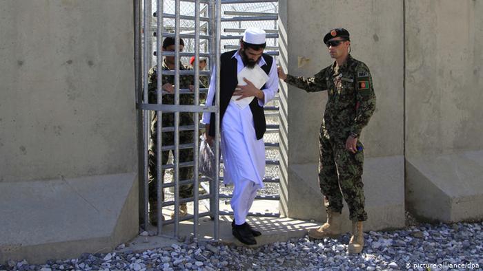 نخستین گروه زندانیان طالبان  امروز آزاد می شود
