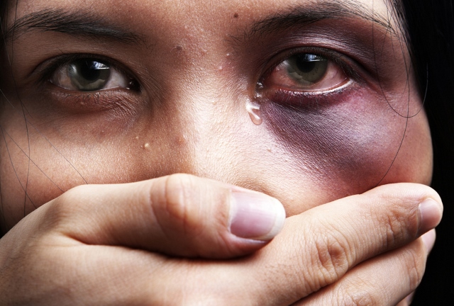 افزایش موج خشونت‌ها علیه زنان در پی انتشار کرونا/سازمان ملل متحد خواستار محافظت از زنان شد