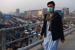 هشدار در مورد فاجعه انسانی؛ قرنطین شهر کابل تنها بر دکان‌داران و دست‌فروشان تطبیق شده است