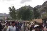Social media video shows thousands of Afghans entered #Afghanistan from #Pakistan today through Torkham pass.