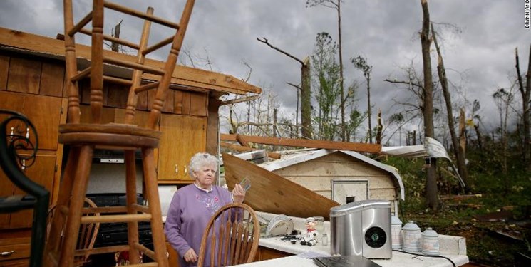 عکس/در اوج کرونا، توفان و گردباد جان حداقل ۳۲ امریکایی را گرفت