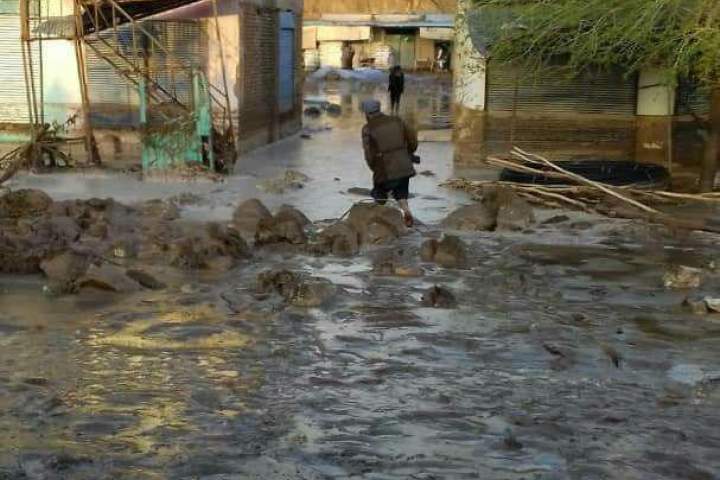 جان باختن یک دختر 8 ساله بر اثر سیلاب در فاریاب