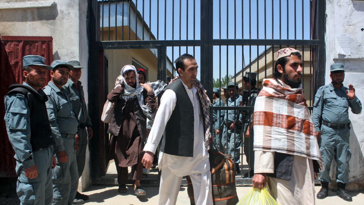 د افغانستان له زندانونو ۴۵۱۸ تنه خوشې شوي