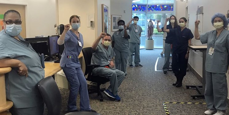 تعلیق نرس های بیمارستانی در کالیفرنیا به دلیل درخواست برای ماسک