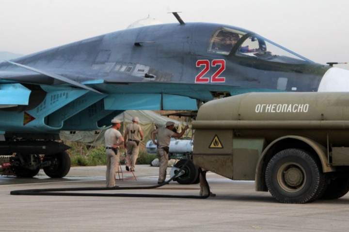 پرواز جنگنده نظامی امریکا در نزدیکی پایگاه‌های نظامی روسیه در سوریه