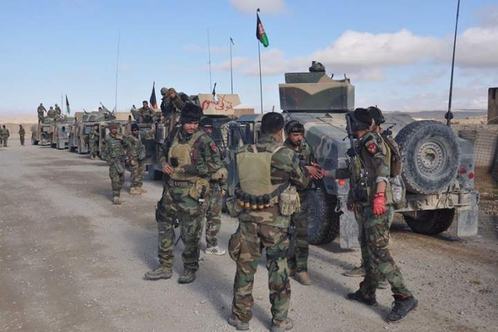 کاروان نظامیان ارتش در تخار با کمین طالبان مواجه شدند