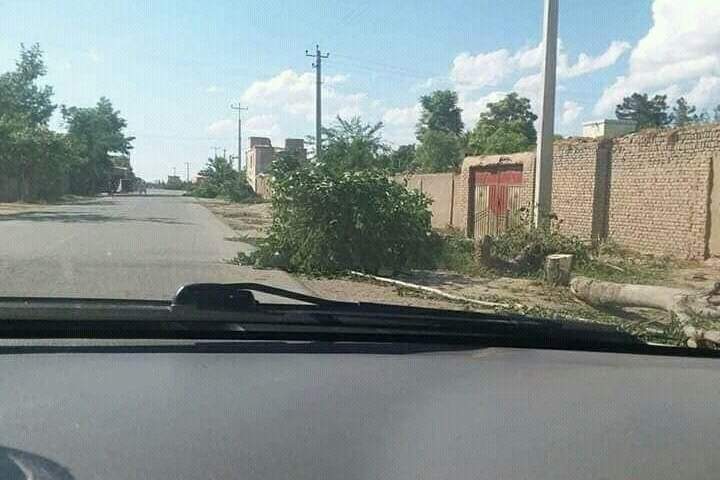 قطع درختان مسیر شاهراه قندوز - خان‌آباد از سوی طالبان