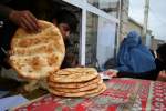 شهرداری کابل نواقص در لیست خانواده‌های نیازمند برای دریافت نان را برطرف کند/ فاصله‌گذاری اجتماعی در محلات توزیع نان رعایت شود