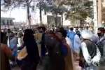 ویدئو/ تجمع مقابل کنسولگری ایران در هرات در اعتراض به باز نشدن مرزها و بلاتکلیفی مردم