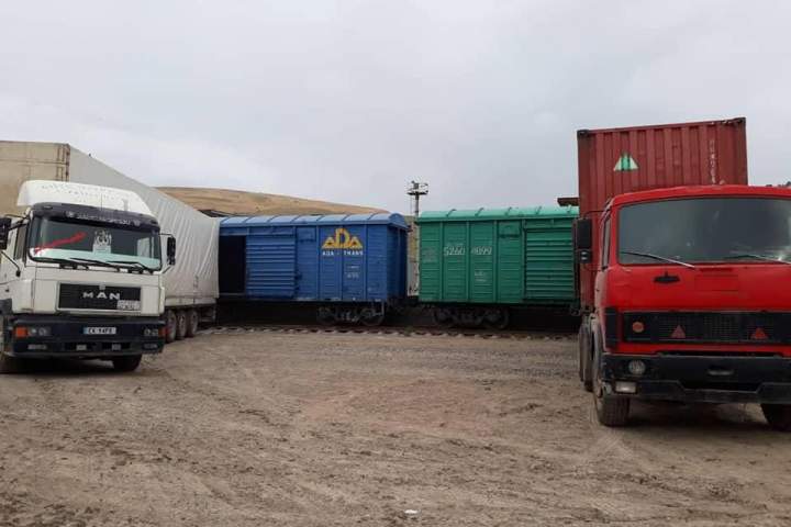 در ده روز اخیر بیش از 100 هزار تُن اموال تجارتی از طریق خطوط آهن وارد کشور شده است