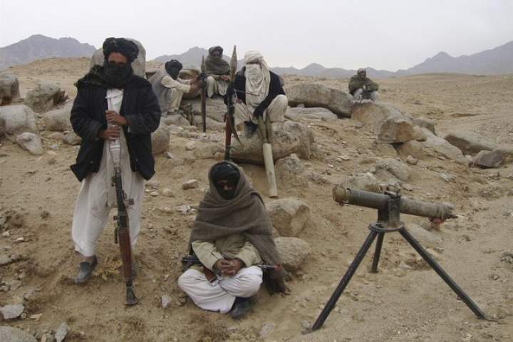 جان باختن یک فرمانده ارتش محلی بدخشان در کمین طالبان/ طالبان ادعا دارد که این فرمانده، برای داعش فعالیت می‌کرد
