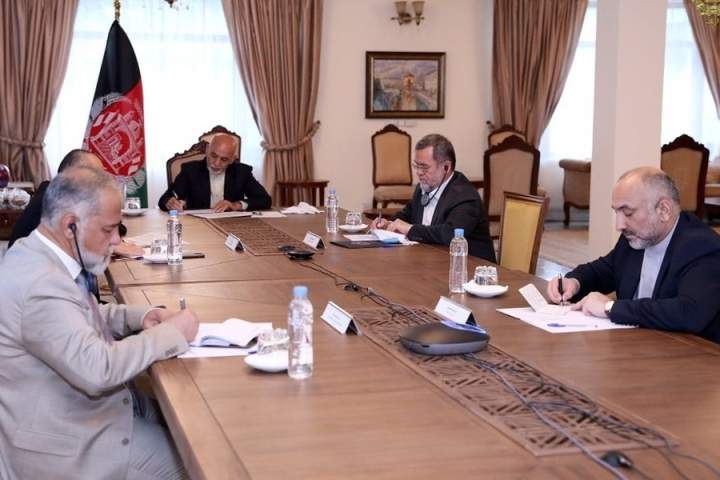 Ghani, Pompeo discuss next steps in Afghan peace process