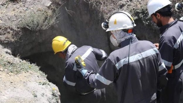 حسینی مزاری: دولت افغانستان به نجات معدنچیان گیر مانده بشتابد