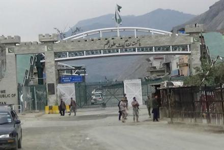 پاکستان په مشروطه توګه خپل مرز د افغانستان د توکو پر مخ پرانیزي
