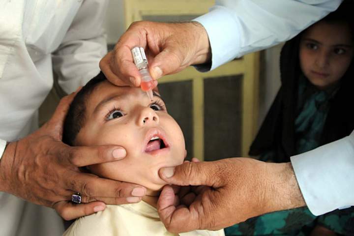 شیوع کرونا، کمپین تطبیق واکسین پولیو را به حاشیه برده است